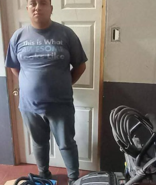 EN ATIQUIZAYA UN SUJETO FUE CAPTURADO DE INMEDIATO TRAS ROBARSE UNA HIDROLAVADORA; FUE DENUNCIADO.