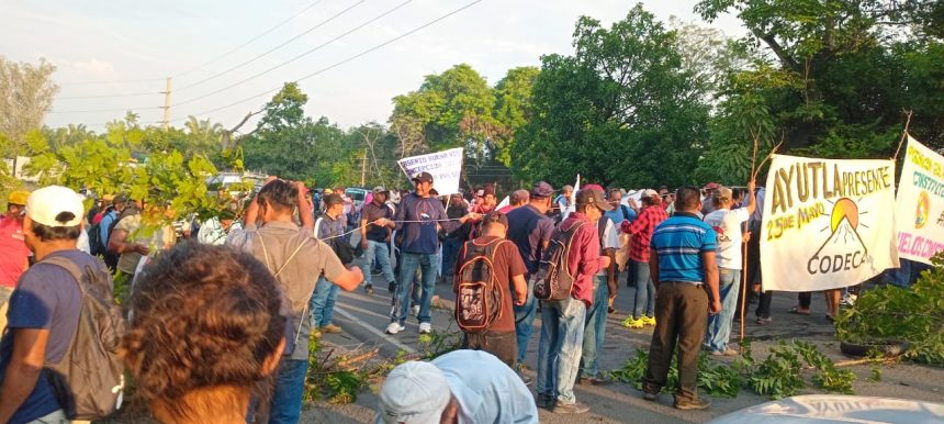MÁS DE 30 CARRETERAS BLOQUEADAS EN GUATEMALA POR PROTESTAS CONTRA AUMENTO SALARIAL DE DIPUTADOS