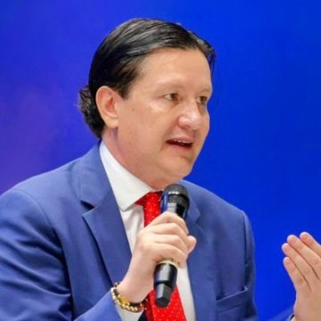EX COMISIONADO PRESIDENCIAL DE DERECHOS HUMANOS RESPONDE A CRÍTICAS TRAS SU RENUNCIA
