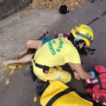 ATROPELLADA POR MOTOCICLISTA: MUJER FALLECE TRAS CRUZAR CARRETERA EN NAHUIZALCO, SONSONATE