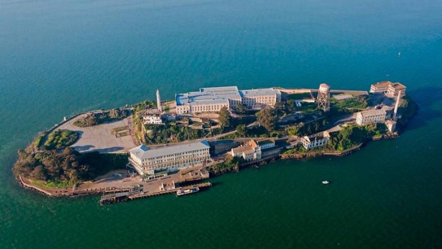 EL PRESIDENTE TRUMP ORDENA REABRIR LA CÁRCEL DE ALCATRAZ