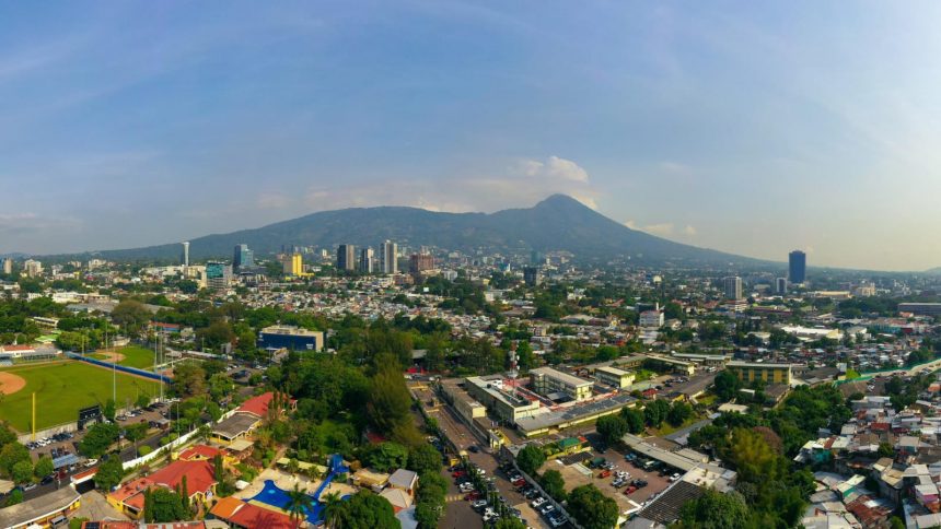 LLUVIAS Y TORMENTAS AFECTARÁN VARIAS ZONAS DE EL SALVADOR ESTE MARTES, SEGÚN MARN