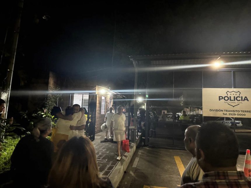 LIBERAN A 12 EMPRESARIOS DE TRANSPORTE PÚBLICO TRAS 15 DÍAS DE DETENCIÓN