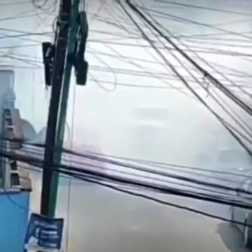 ENFRENTAMIENTO ARMADO ENTRE PNC Y DELINCUENTES EN BÁRCENA, VILLA NUEVA: DETIENEN A SOSPECHOSO EN IGLESIA.