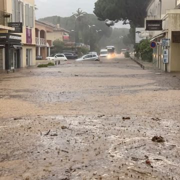 INTENSAS LLUVIAS PROVOCAN INUNDACIONES Y DAÑOS EN LE LAVANDOU, FRANCIA