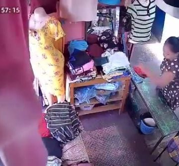 MUJER ES CAPTADA HURTANDO CARTERA EN MERCADO MUNICIPAL DE SAN MIGUEL