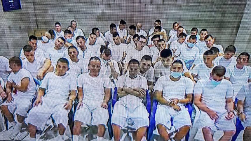 MÁS DE 250 PANDILLEROS DE LA MS ENFRENTAN JUICIO POR ASESINATOS Y CEMENTERIOS CLANDESTINOS EN EL SALVADOR