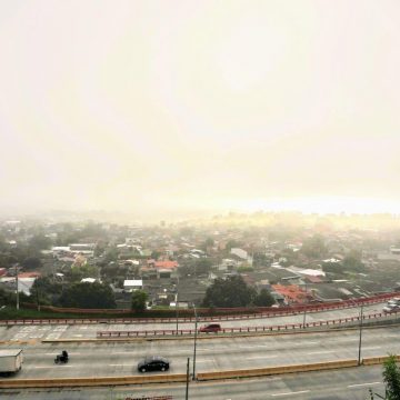 ALTAS TEMPERATURAS Y POLVO DEL SAHARA MARCARÁN ESTE DOMINGO EN EL SALVADOR