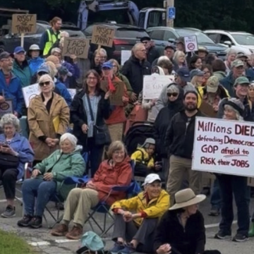 MILLONES DE ESTADOUNIDENSES TOMAN LAS CALLES EN LAS MARCHAS “NO KINGS” CONTRA EL AUTORITARISMO