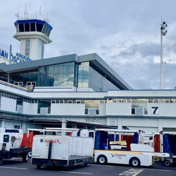 HOMBRE FALLECE DENTRO DE AVIÓN EN EL AEROPUERTO INTERNACIONAL OSCAR ARNULFO ROMERO