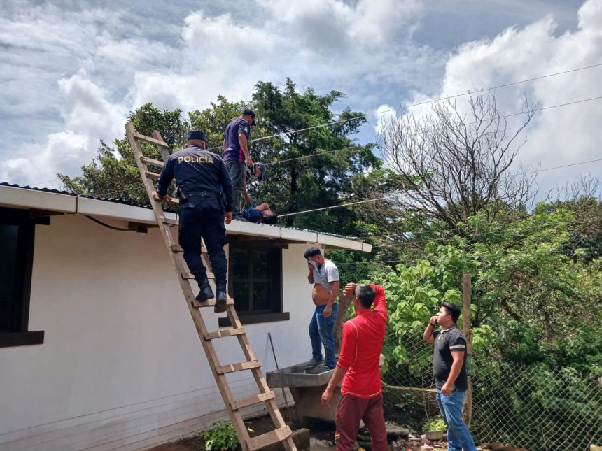 TRABAJADOR MUERE ELECTROCUTADO MIENTRAS LABORABA EN VIVIENDA EN APANECA, AHUACHAPÁN