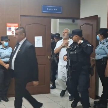 JUEZ ORDENA DETENCIÓN PROVISIONAL DEL ABOGADO CONSTITUCIONALISTA ENRIQUE ANAYA