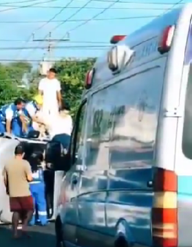 CONDUCTOR HUYE TRAS ACCIDENTE EN SOYAPANGO Y VIDEO SE VUELVE VIRAL EN REDES