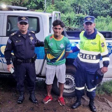 PNC CAPTURA A JOVEN POR CONDUCCIÓN PELIGROSA EN SAN JUAN OPICO