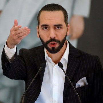 BUKELE ADVIERTE CON ACCIONES LEGALES A OPOSITORES QUE DIVULGUEN DATOS PERSONALES DE FUNCIONARIOS