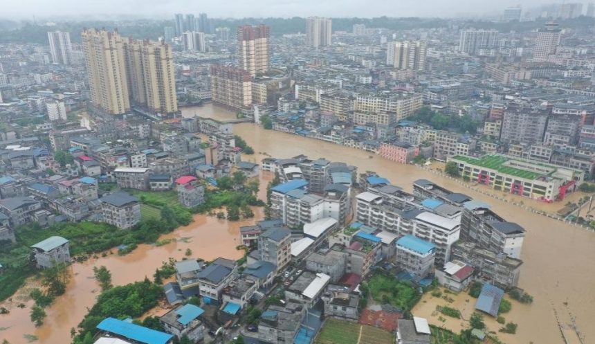 MÁS DE 50,000 EVACUADOS POR INUNDACIONES EN LA PROVINCIA DE HUNÁN, CHINA