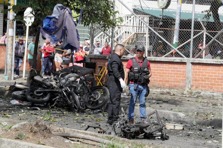 SIETE ATENTADOS CON EXPLOSIVOS DEJAN UN MUERTO EN EL SUROESTE DE COLOMBIA