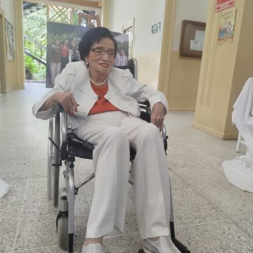 UES PRESENTA LIBRO HOMENAJE A LA DRA. MARÍA ISABEL RODRÍGUEZ