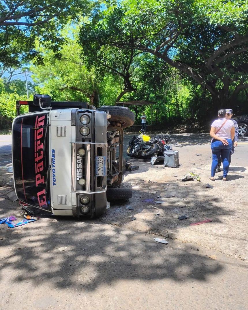 FUERTE ACCIDENTE EN CARRETERA PANAMERICANA DEJA DOS PERSONAS FALLECIDAS EN SAN MIGUEL