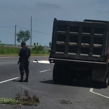 MOTOCICLISTA FALLECE TRAS IMPACTAR CONTRA VOLQUETA EN SAN LUIS TALPA