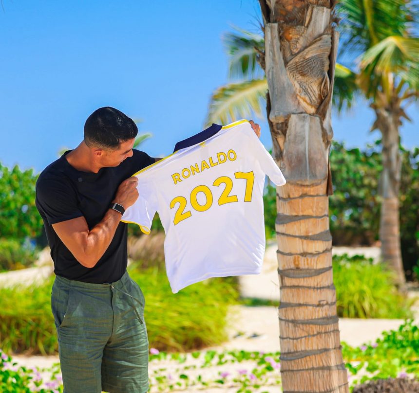 CRISTIANO RONALDO RENUEVA CON AL-NASSR HASTA 2027 A LOS 40 AÑOS