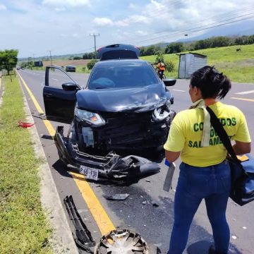 ACCIDENTE EN DESVÍO AL CERRO VERDE DEJA CINCO PERSONAS LESIONADAS
