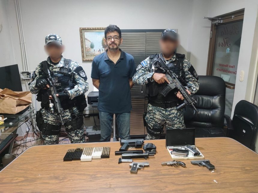POLICÍA CAPTURA A SUJETO CON VARIAS ARMAS DE FUEGO Y ABUNDANTE MUNICIÓN EN PLANES DE RENDEROS