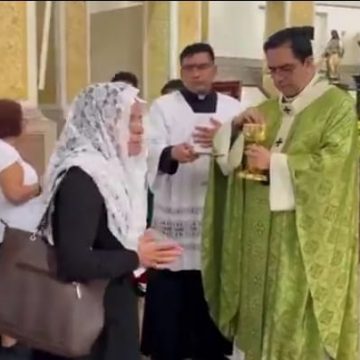 ARZOBISPO DE SAN SALVADOR, JOSÉ LUIS ESCOBAR ALAS, EXIGE TRATO DIGNO PARA MIGRANTES SALVADOREÑOS EN EE. UU.