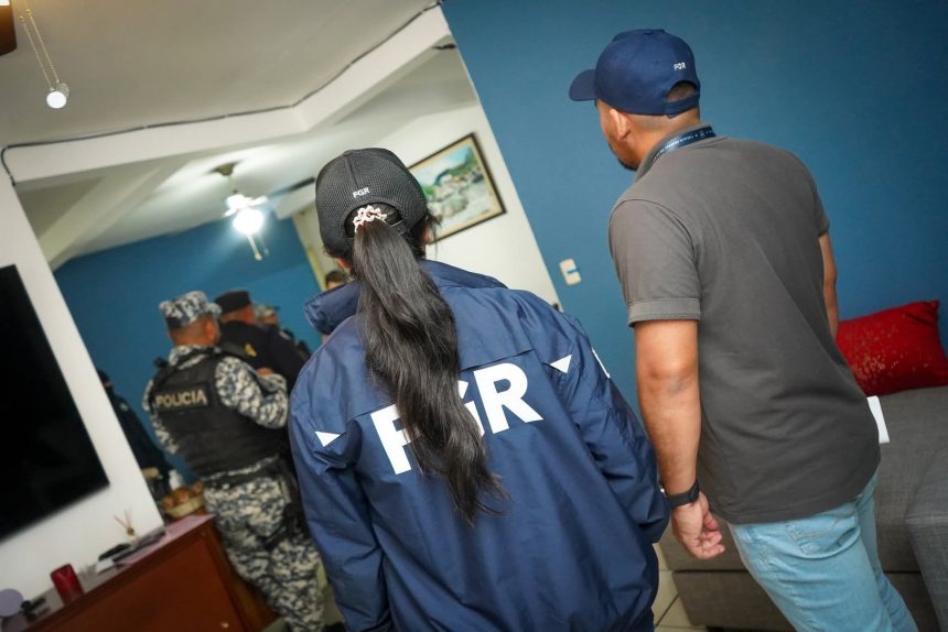 FGR CAPTURA ESTAFADORES QUE DEFRAUDARON $247,000 A OCHO VÍCTIMAS