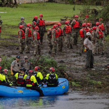 ASCIENDEN A 104 LOS FALLECIDOS POR INUNDACIONES EN TEXAS