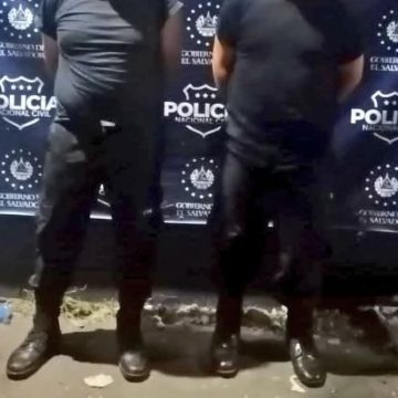 POLICÍAS CAPTURADOS POR EXTORSIONAR A TAXISTAS EN USULUTÁN