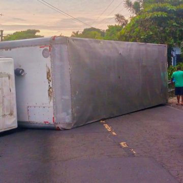 SUJETO EBRIO PROVOCA ACCIDENTE DE TRÁNSITO EN SAN BARTOLOMÉ PERULAPÍA, CUSCATLÁN