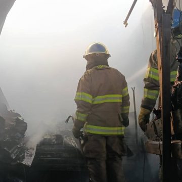 INCENDIO EN MERCADO DE SOYAPANGO DEJA CONSIDERABLES DAÑOS MATERIALES
