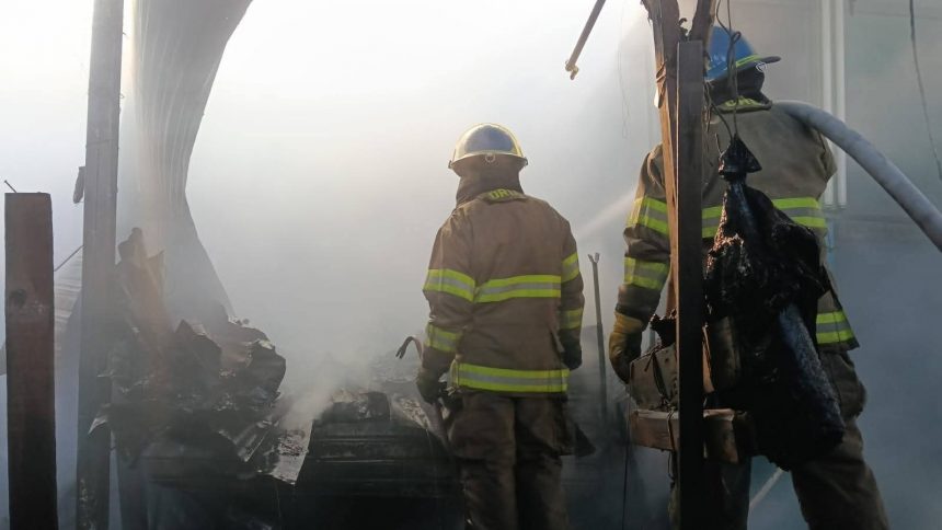 INCENDIO EN MERCADO DE SOYAPANGO DEJA CONSIDERABLES DAÑOS MATERIALES