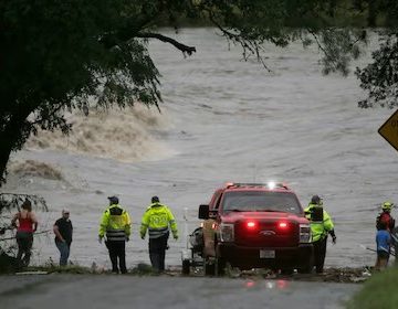SEVERAS INUNDACIONES EN TEXAS DEJAN 52 MUERTOS Y VARIOS DESAPARECIDOS