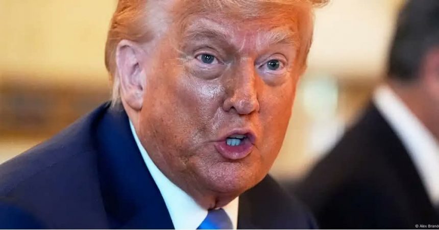 JUEZ FEDERAL BLOQUEA ORDEN DE TRUMP PARA ELIMINAR NACIONALIDAD POR NACIMIENTO