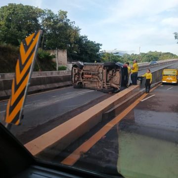 ACCIDENTES DE TRÁNSITO DEJAN LESIONADOS Y FUERTES DAÑOS MATERIALES EN SANTA ANA Y OTROS PUNTOS DEL PAÍS