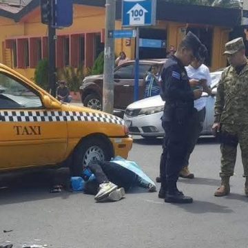 JOVEN DE 30 AÑOS FALLECIÓ EN UN FUERTE ACCIDENTE EN AVENIDA BERNAL Y BULEVAR UNIVERSITARIO DE SAN SALVADOR