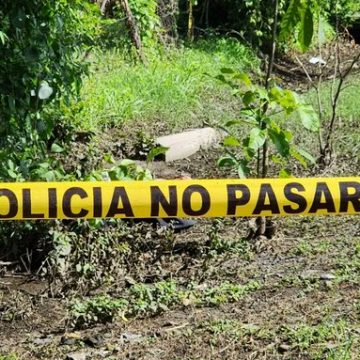 MUJER DE 64 AÑOS FUE ASESINADA CON ARMA BLANCA EN USULUTÁN; SOSPECHOSO HUYÓ,LA POLICIA LO BUSCA.