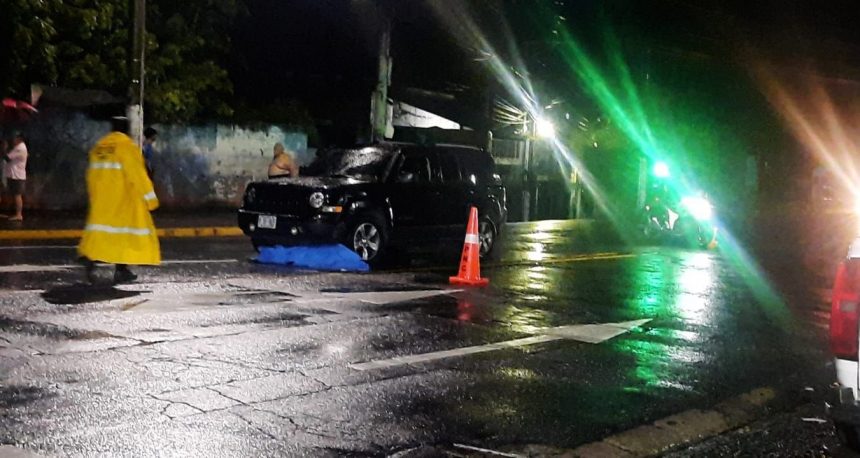 UNA MUJER MURIÓ ATROPELLADA POR VEHÍCULO EN MEJICANOS,SAN SALVADOR
