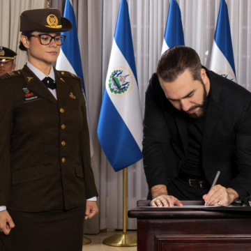 CAPITANA MÉDICO LIDERA MINED CON PROMESA DE REFORMA Y TENSIONES LABORALES