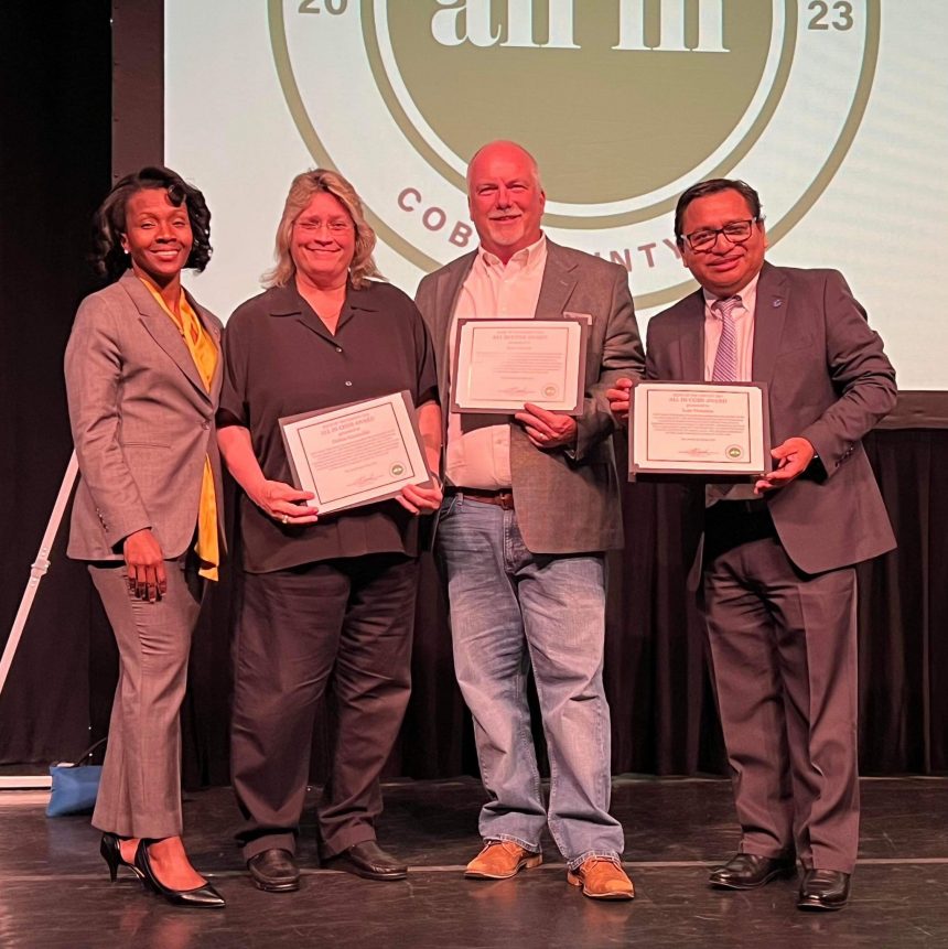 EL SALVADOREÑO, JUAN VIOLANTES, HA RECIBIDO MÚLTIPLES RECONOCIMIENTOS INTERNACIONALES POR SU LABOR HUMANITARIA