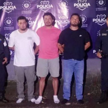 CINCO DETENIDOS EN ACAJUTLA POR DISTINTOS DELITOS, INCLUIDOS DISPAROS Y CONDUCCIÓN PELIGROSA