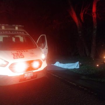 MOTOCICLISTA MUERE EN ACCIDENTE Y SU MOTOCICLETA SE INCENDIA EN USULUTÁN NORTE