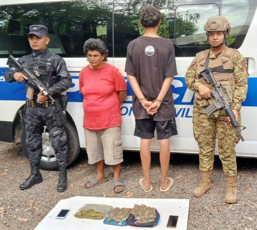 PNC CAPTURA A DOS TRAFICANTES DE DROGA EN TEXISTEPEQUE, SANTA ANA