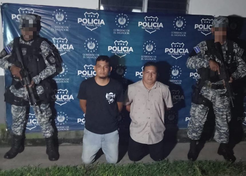 CAPTURARON A LOS DOS SUJETOS SEÑALADOS COMO RESPONSABLES DEL HOMICIDIO DE UN HOMBRE EN ACAJUTLA, SONSONATE