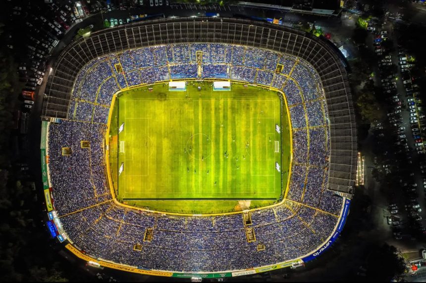 FIFA SANCIONA A LA FESFUT CON MULTA DE $62,715 Y CIERRE PARCIAL DEL ESTADIO CUSCATLÁN