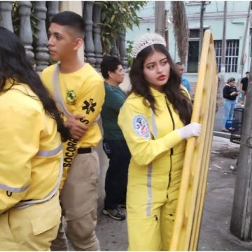 REINA DE COMANDOS DE SALVAMENTO ATENDIÓ EMERGENCIA CON CORONA PUESTA EN SAN SALVADOR