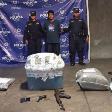 ALLANAMIENTO EN SANTA TECLA DEJA CAPTURA DE SUJETO ACUSADO DE NARCOTRÁFICO Y TENENCIA DE ARMAS DE GUERRA