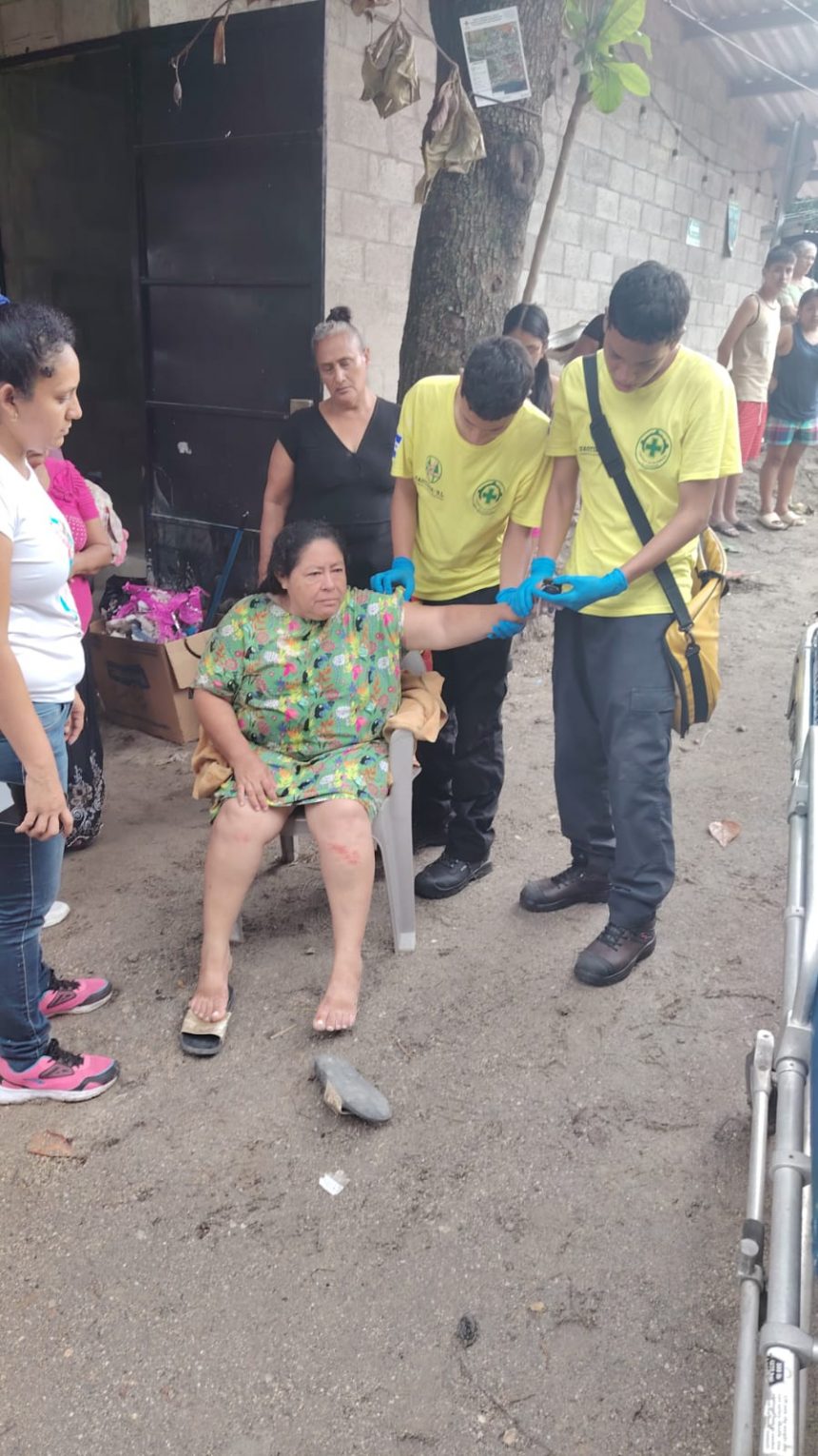VIVA DE MILAGRO!!! MUJER SOBREVIVE TRAS SER ARRASTRADA POR LA REPUNTA DEL RÍO GUILAPA EN ILOPANGO